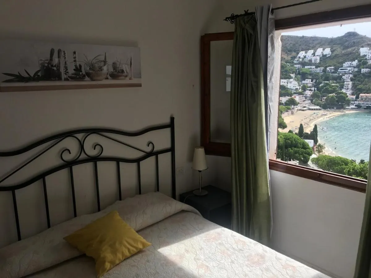 Mataro Apartment Roses